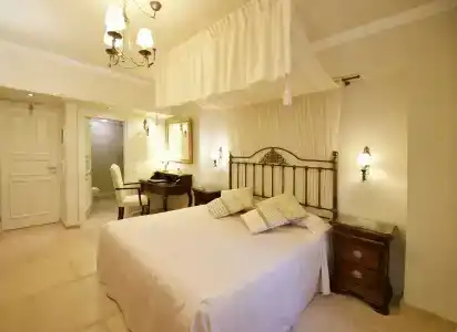 Angelica Traditional Boutique - 5