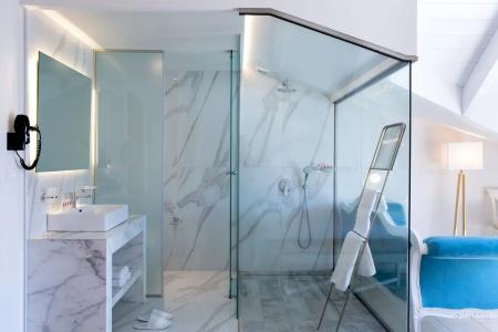 Alley Boutique and Spa - 212