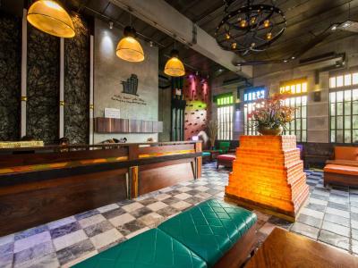 Pak Ping Ing Tang Boutique - 1