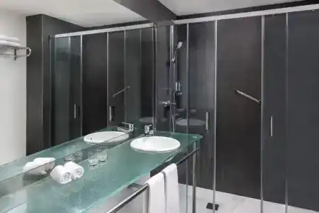 Four Points by Sheraton Barcelona Diagonal - 40