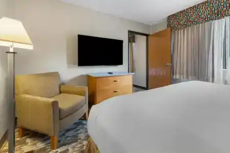 Best Western Ambassador Inn & Suites - 115