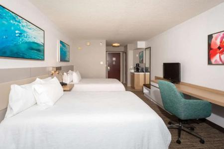 Hilton Garden Inn Airport - 53