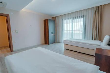 Empula & Residences - 84