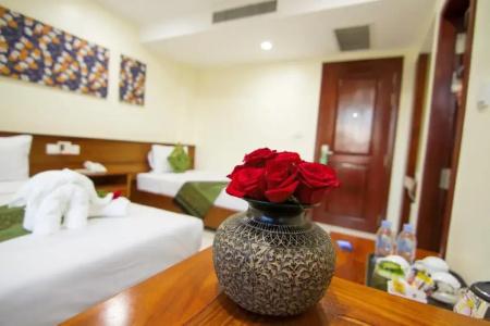 Rose Emerald - 32