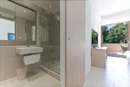 The Residence - 274