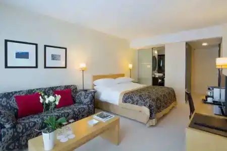 Jade Manotel - 102