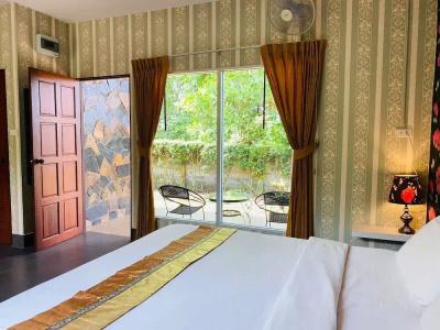 Canal Resort - 58