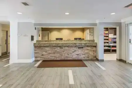 Hawthorn Suites by Wyndham Fort Benning - 7