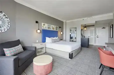 The Waterfront Beach Resort, A Hilton - 66