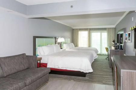 Hampton Inn - 132