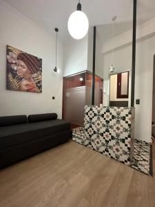 Maroon Bottle Boutique Suites - 14