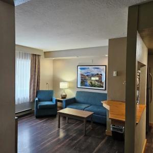 Days Inn and Suites by Wyndham Downtown-University - 40