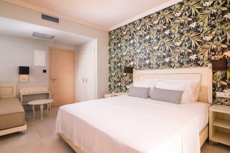 Neikos Mediterraneo Luxury Suites - 41