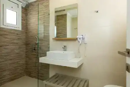 Trefon  and Family Suites - 116