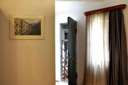 Corner - 44