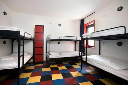 Bud Gett Hostels - 14