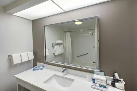 Four Points by Sheraton/Pineville - 7