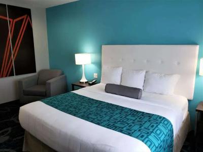 Americas Best Value Inn Houston Willowbrook - 18