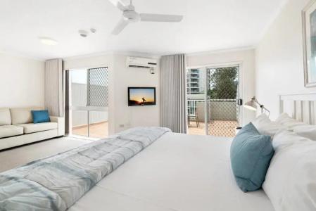 Markham Court - 72