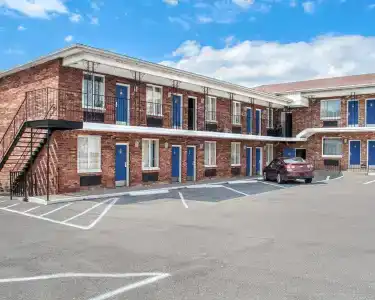 Rodeway Inn - - 0