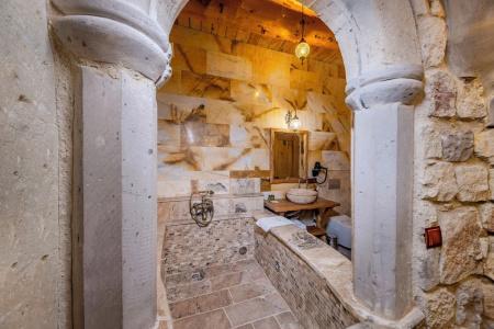 Calypso Cave Suites - 44