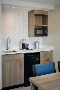 Kitchener Inn & Suites - 54
