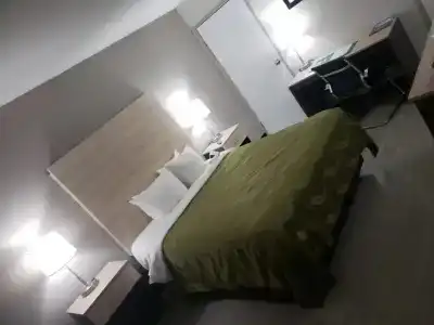 Quality Inn Airport East - 53
