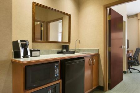 Embassy Suites - 32