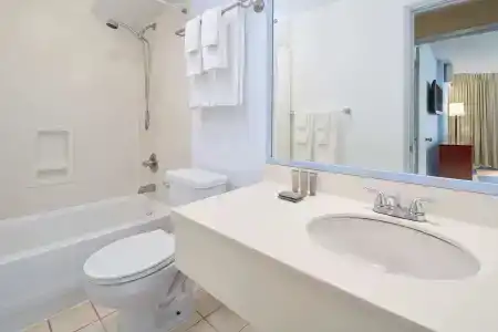 Ewa Waikiki - 45