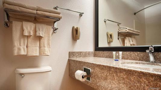 Best Western Plus Windsor Inn - 7