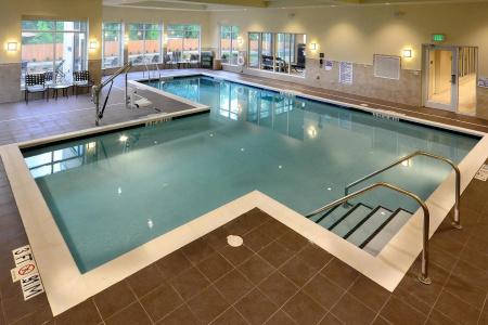 Hilton Garden Inn Airport - 17