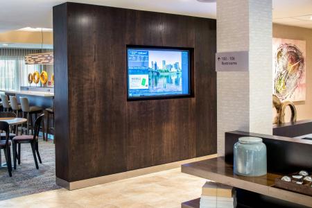 Courtyard by Marriott Portland North - 22