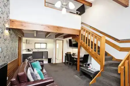 Balmoral Lodge - 43
