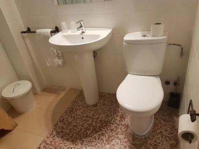Barri Antic Hostel & Pub - 4
