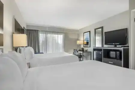 Best Western Pier Point Inn - 3