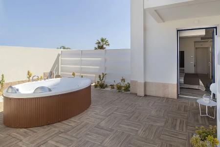 Sundeck - 13