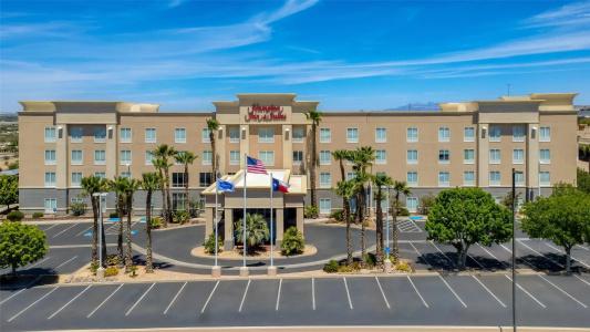 Hampton Inn & Suites West - 37