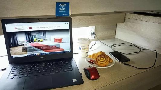 Best Western Plus Village Park Inn - 51