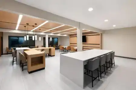 Microtel Inn & Suites by Wyndham College Station - 22