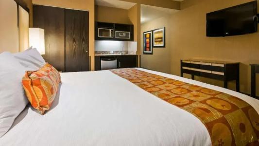 Best Western Premier Freeport Inn Airport - 70
