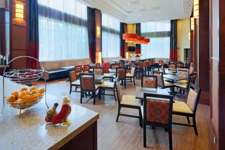 Hampton Inn & Suites Crystal City Dca - 23