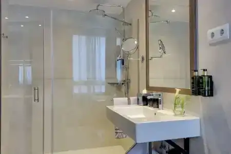 Melia Madrid Serrano - 40