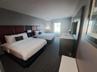 Best Western Plus Airport Inn & Suites - 2
