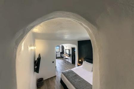Pearl of Caldera Oia - Boutique by Pearl Collection - 107