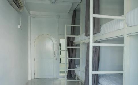 Young Money Hostel - 10
