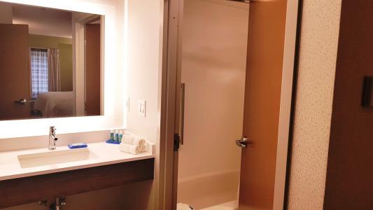 Holiday Inn Express and Suites, an IHG - 49