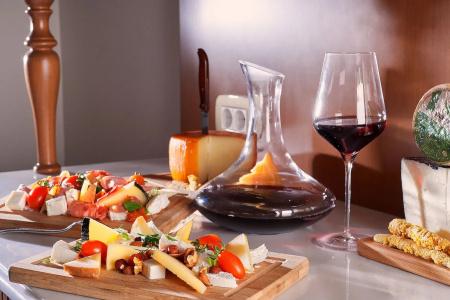 Legacy Gastro Suites - 11