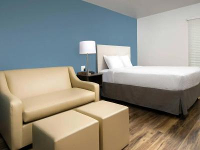 WoodSpring Suites Orlando Airport - 2