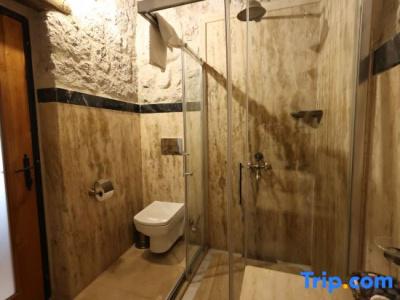 Sarnich Cave Suites - 100
