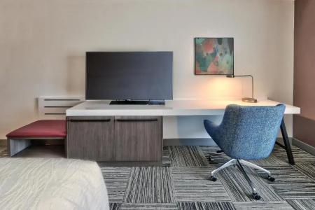 Hilton Garden Inn/Journal Center - 41